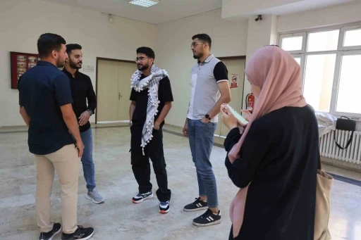 Filistinli &ouml;ğrencilerin en b&uuml;y&uuml;k destek&ccedil;ileri savaştaki aileleri
