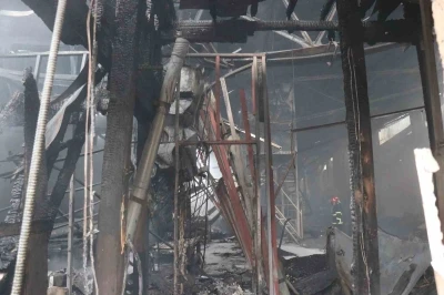 Fındık fabrikasındaki yangın kontrol altına alındı, soğutma &ccedil;alışması s&uuml;r&uuml;yor
