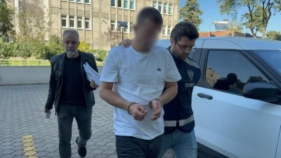 Fizik m&uuml;hendisi birahanede bı&ccedil;aklandı 