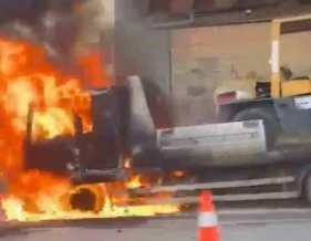 Bursa&rsquo;da forklift taşıyan kamyon alevlere teslim oldu