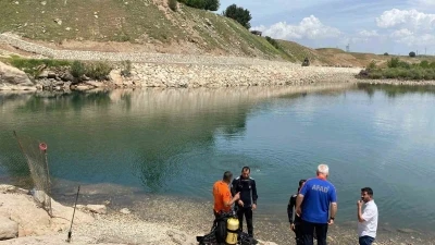 Fotoğraf &ccedil;ekmek isteyen &ccedil;ocuk, d&uuml;şt&uuml;ğ&uuml; Malabadi &Ccedil;ayı&rsquo;nda hayatını kaybetti
