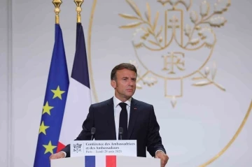 Fransa Cumhurbaşkanı Macron: &ldquo;Fransız el&ccedil;i Nijer&rsquo;de kalacak&rdquo;
