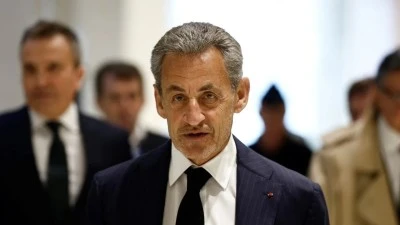 Fransa h&uuml;k&uuml;meti, Faşist Sarkozy'ye verilen nişanı geri aldı!