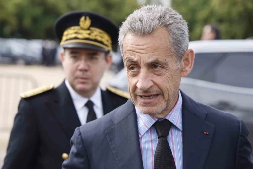 Fransa Y&uuml;ksek Mahkemesi, Sarkozy&rsquo;nin yolsuzluk davasında verilen hapis cezasını onadı

