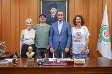 Fransız dizisinde YPJ&rsquo;li ter&ouml;risti canlandıran Melisa S&ouml;zen ile paylaşım yapan Erdal Beşik&ccedil;ioğlu&rsquo;na tepki
