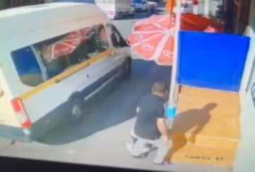 Freni patlayan minib&uuml;s yokuş aşağı s&uuml;r&uuml;klendi: 7 yaralı
