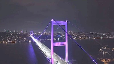  FSM K&ouml;pr&uuml;s&uuml; 'D&uuml;nya Premat&uuml;re G&uuml;n&uuml;' kapsamında mor ışıklarla aydınlatıldı