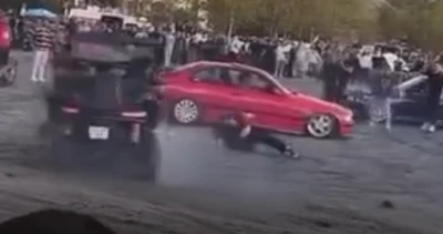 Fuarda otomobil ile drift atan s&uuml;r&uuml;c&uuml; g&ouml;revliye &ccedil;arptı