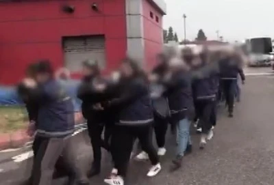 Fuhuş baskınında ilgin&ccedil; yazı: Polise &ouml;tersen 25 bin lira cezası var! 