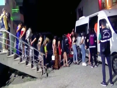 Fuhuştan yakalanan 107 kadın sınır dışı edildi