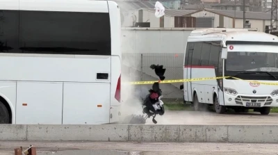 F&uuml;nye ile patlatılan valizden kıyafet &ccedil;ıktı