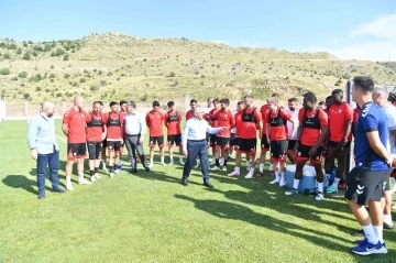 Futbol Takımları Erciyes Y&uuml;ksek İrtifa Kamp Merkezi&rsquo;ne &ouml;vg&uuml;ler yağdırdı
