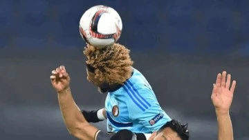  Futbolcuları bekleyen b&uuml;y&uuml;k tehlike 