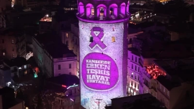 Galata Kulesi farkındalık i&ccedil;in mor renge b&uuml;r&uuml;nd&uuml;
