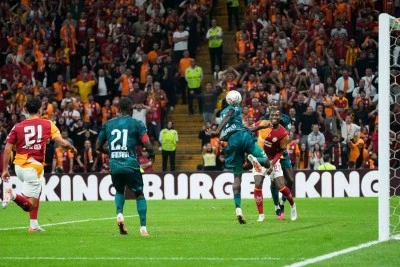 Galatasaray: 0 - Kocaelispor: 0 (İlk yarı)