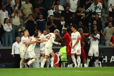 Galatasaray, Başakşehir deplasmanındaki yenilmezliğini 9 ma&ccedil;a &ccedil;ıkardı