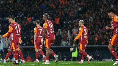 Galatasaray, Fenerbah&ccedil;e&rsquo;ye 4 ma&ccedil; sonra yenildi