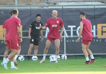 Galatasaray g&uuml;n&uuml; &ccedil;ift antrenmanla tamamladı

