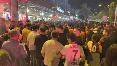 Galatasaray&rsquo;ın şampiyonluğu Bursa&rsquo;da kutlandı