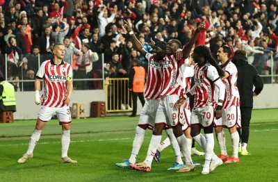 Galatasaray ligdeki 4. mağlubiyetini aldı