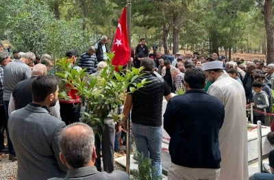 Gara şehidinin vefat eden annesi, oğlunun yanına defnedildi
