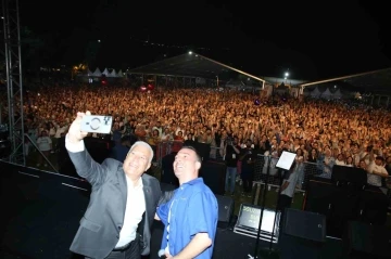 Bursa Gastronomi Festivali&rsquo;nde Oğuzhan Ko&ccedil; r&uuml;zgarı