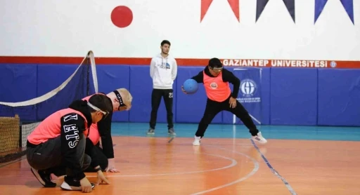 GA&Uuml;N&rsquo;de engelleri aşan goalball ma&ccedil;ı d&uuml;zenlendi
