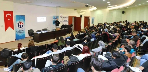 GA&Uuml;N&rsquo;de Kariyer Sohbetleri
