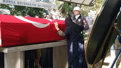 Gazi polis memuru Bursa'da  son yolculuğuna uğurlandı