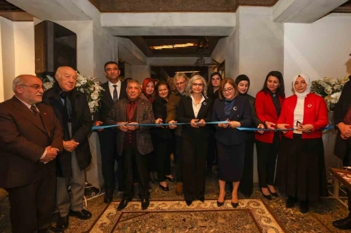 Gaziantep&rsquo;in kurtuluş g&uuml;n&uuml;ne &ouml;zel eserler sanatseverlerle buluştu
