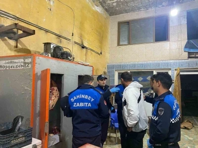 Gaziantep&rsquo;te 1,5 ton bozuk et ele ge&ccedil;irildi
