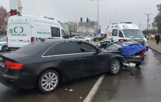 Gaziantep&rsquo;te 3 aracın karıştığı kazada 1 kişi hayatını kaybetti

