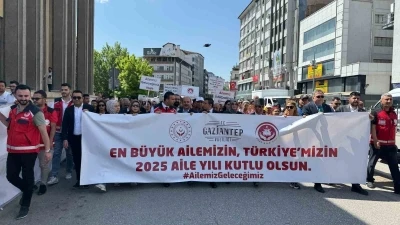 Gaziantep&rsquo;te &rsquo;Aile Yılı&rsquo; kapsamında kortej y&uuml;r&uuml;y&uuml;ş&uuml; d&uuml;zenlendi
