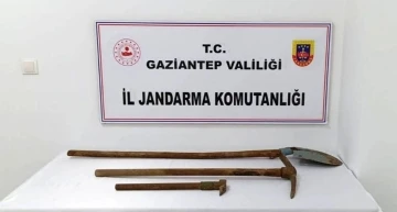 Gaziantep&rsquo;te ka&ccedil;ak kazı operasyonu: 3 g&ouml;zaltı
