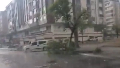  Gaziantep'te "s&uuml;per h&uuml;cre" fırtınası şehri talan etti