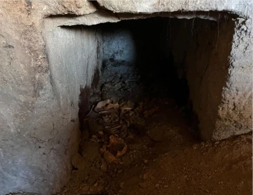 Gaziantep&rsquo;te temel kazısı yapılırken Roma d&ouml;nemine ait mezar bulundu
