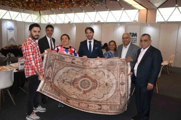 Gaziantepli Halıcılar Hindistan&rsquo;da ilgiyle karşılandı
