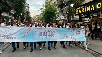 Gaziosmanpaşa&rsquo;da Hıdırellez şenliği renkli g&ouml;r&uuml;nt&uuml;lere sahne oldu
