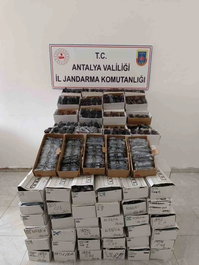 Gazipaşa&rsquo;da ara&ccedil;ta 3 bin ka&ccedil;ak g&ouml;zl&uuml;k ele ge&ccedil;irildi
