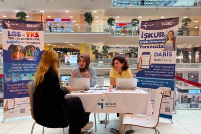 Gebze Center AVM&rsquo;de &Uuml;niversite Adaylarına &Uuml;cretsiz Tercih Danışmanlığı Desteği