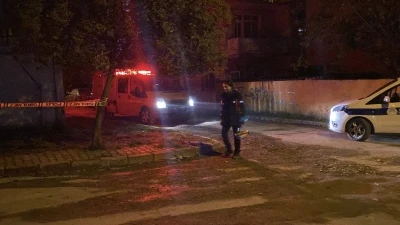 Gebze&rsquo;de kolonlarında &ccedil;atlak oluşan 2 katlı binadaki 3 aile tahliye edildi
