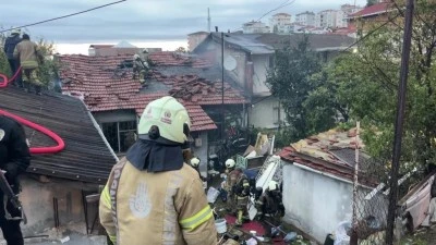 Gecekondu yangınında 12 yaşındaki &ccedil;ocuk hayatını kaybetti