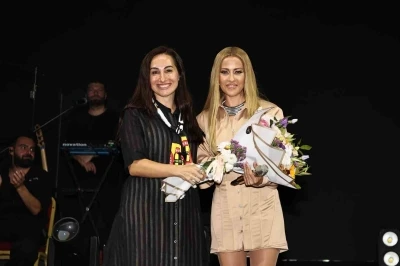Gecenin s&uuml;rprizi Başkan Vekili G&uuml;rzel&rsquo;den geldi