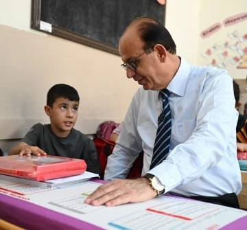 Ge&ccedil;it: "Yeni eğitim &ouml;ğretim yılı hayırlı olsun"
