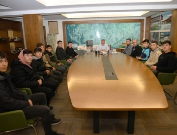 Gediz&rsquo;de belediye destek veriyor, &ouml;ğrenciler &uuml;retiyor
