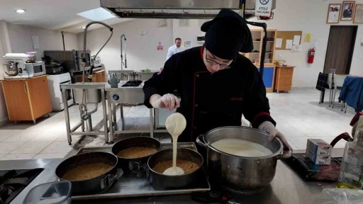 Gediz&rsquo;de gen&ccedil; aş&ccedil;ılar hem &uuml;retiyor hem kazanıyor
