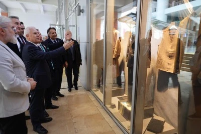 &lsquo;Geleceği Dokuyan Fabrika: Merinos&rsquo; sergisi