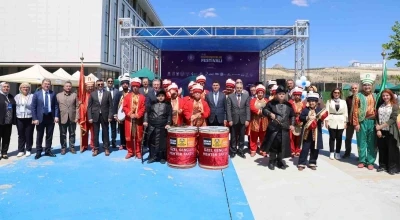 Geleceğin m&uuml;hendisleri NE&Uuml; M&uuml;hendislik Gen&ccedil;lik Festivalinde bir araya geldi
