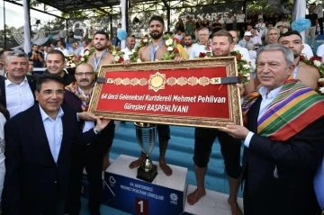 Geleneksel Kurtdereli Yağlı G&uuml;reşleri&rsquo;nin başpehlivanı Enes Doğan oldu