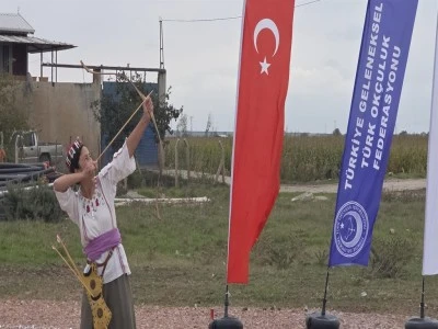 Geleneksel T&uuml;rk Ok&ccedil;uluk T&uuml;rkiye Şampiyonası Karacabey'de devam ediyor